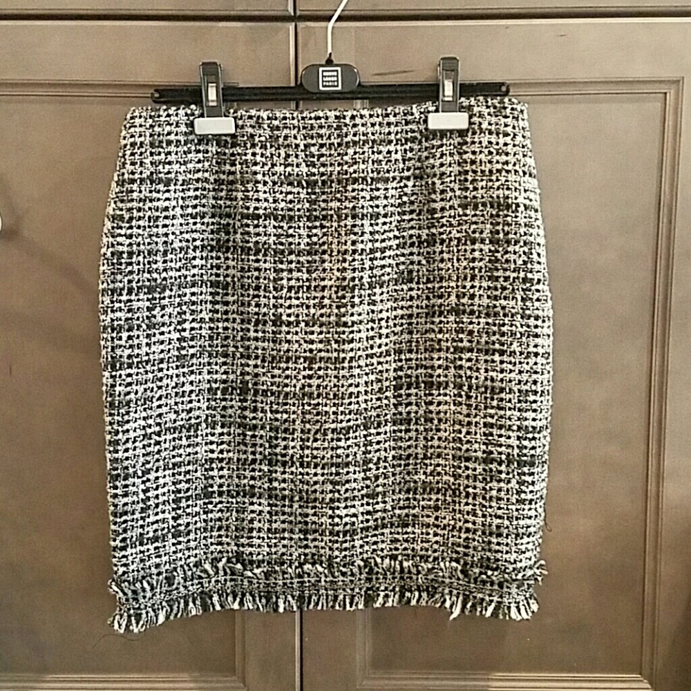 Woven skirt